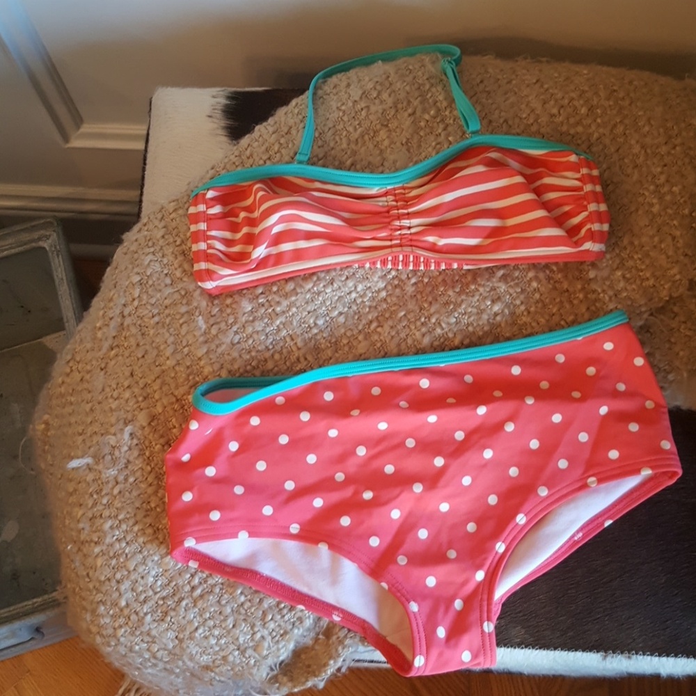 Halter or strapless bikini